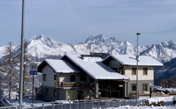 Hotel Chacaril in Pila , Italy image 1 